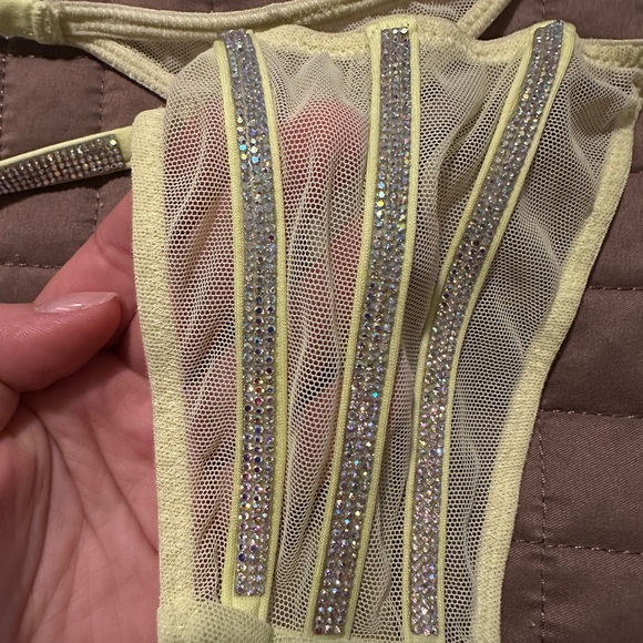 Victoria's Secret Neon Green Mesh Thong - Picture 3 of 3